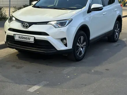 Toyota RAV4 2016 года за 11 800 000 тг. в Алматы – фото 3