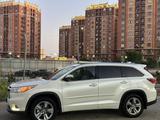 Toyota Highlander 2015 года за 12 800 000 тг. в Актау