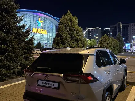 Toyota RAV4 2019 года за 16 000 000 тг. в Алматы – фото 20