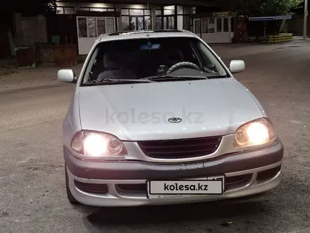 Toyota Avensis 1998 года за 2 500 000 тг. в Шымкент – фото 2