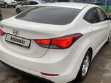 Hyundai Elantra 2015 годаfor6 490 000 тг. в Астана – фото 2