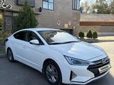 Hyundai Elantra 2019 годаүшін7 300 000 тг. в Алматы