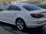 Volkswagen Passat 2013 года за 1 200 000 тг. в Семей – фото 4