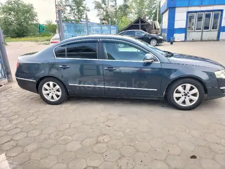 Volkswagen Passat 2005 года за 4 800 000 тг. в Костанай – фото 5