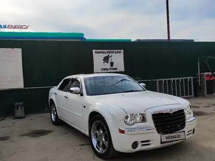 Chrysler 300C 2005 года за 5 500 000 тг. в Алматы – фото 3