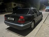 Mercedes-Benz C 180 1995 года за 1 100 000 тг. в Жезказган – фото 2