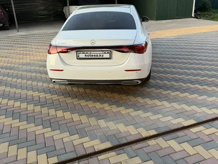 Mercedes-Benz E 200 2024 года за 34 500 000 тг. в Алматы – фото 2
