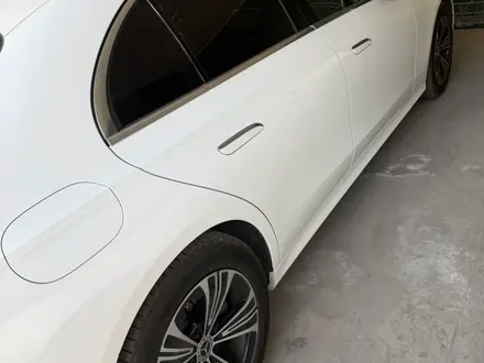 Mercedes-Benz E 200 2024 года за 34 500 000 тг. в Алматы – фото 13