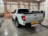 Mitsubishi L200 2014 года за 7 600 000 тг. в Усть-Каменогорск – фото 2