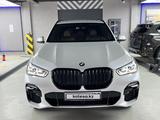 BMW X5 2021 года за 41 500 000 тг. в Караганда – фото 2