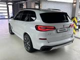 BMW X5 2021 года за 41 500 000 тг. в Караганда – фото 4