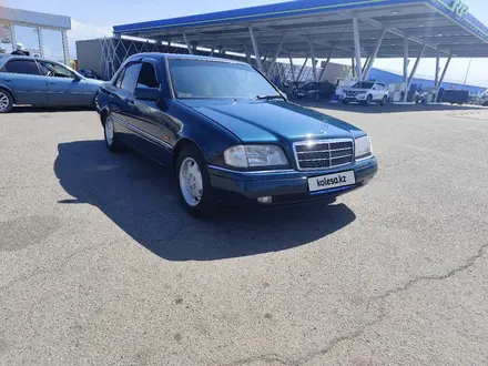 Mercedes-Benz C 280 1995 года за 2 800 000 тг. в Алматы