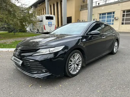 Toyota Camry 2018 года за 12 900 000 тг. в Тараз