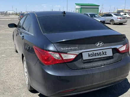 Hyundai Sonata 2013 года за 4 600 000 тг. в Атырау – фото 2