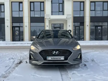 Hyundai Sonata 2018 года за 9 500 000 тг. в Астана