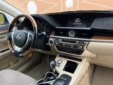 Lexus ES 300h 2013 года за 8 500 000 тг. в Актау – фото 4