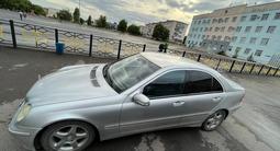 Mercedes-Benz C 200 2001 года за 2 450 000 тг. в Астана – фото 2