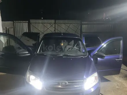 ВАЗ (Lada) Granta 2190 2015 года за 2 800 000 тг. в Семей – фото 2