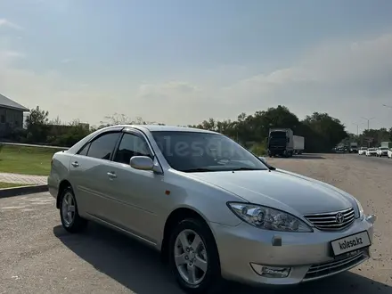 Toyota Camry 2005 года за 8 500 000 тг. в Алматы – фото 2