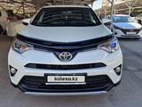 Toyota RAV4 2017 года за 15 300 000 тг. в Алматы – фото 2