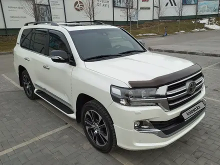 Toyota Land Cruiser 2019 года за 43 000 000 тг. в Алматы – фото 2