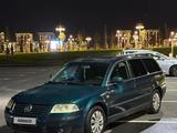 Volkswagen Passat 2003 годаүшін2 200 000 тг. в Туркестан