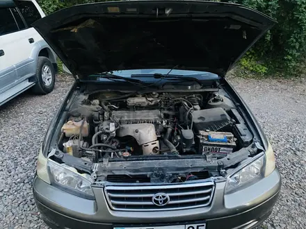 Toyota Camry 2001 года за 3 500 000 тг. в Алматы – фото 16