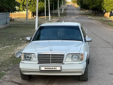 Mercedes-Benz E 200 1994 года за 3 400 000 тг. в Жезказган – фото 2