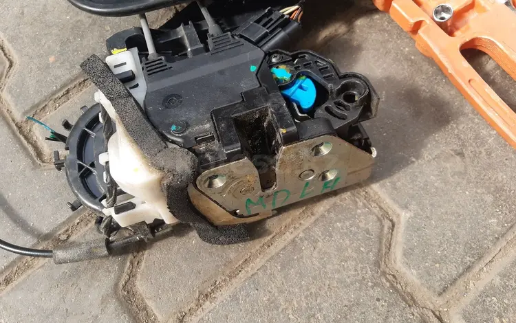 Hyundai Elantra MD 2010 2016 год замок двери передний левый за 10 000 тг. в Алматы