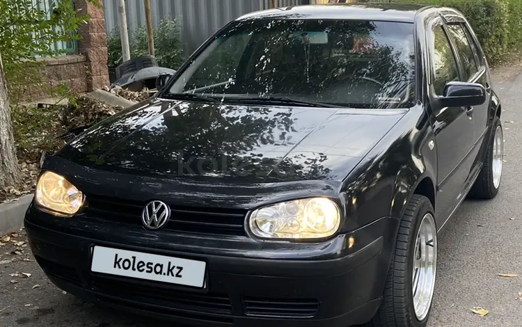 Volkswagen Golf 2001 годаfor3 100 000 тг. в Алматы