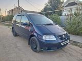 Volkswagen Sharan 2001 годаүшін3 300 000 тг. в Уральск – фото 3