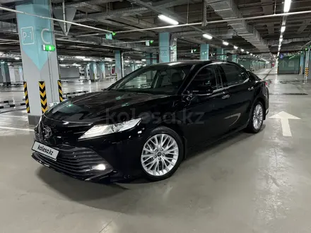 Toyota Camry 2019 года за 13 800 000 тг. в Алматы