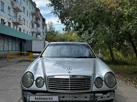 Mercedes-Benz E 240 1999 года за 2 300 000 тг. в Усть-Каменогорск