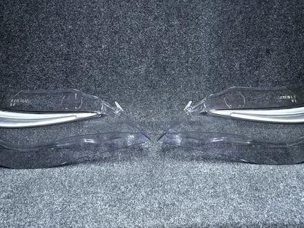 На бмв е60 стекла фар правое и левое за 24 000 тг. в Темиртау – фото 2