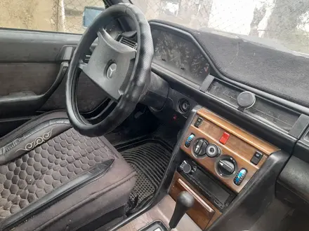 Mercedes-Benz E 230 1990 года за 500 000 тг. в Сарыозек – фото 2