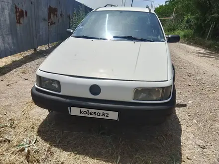 Volkswagen Passat 1990 года за 650 000 тг. в Алматы