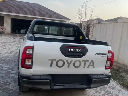 Toyota Hilux 2023 года за 24 000 000 тг. в Актау – фото 3