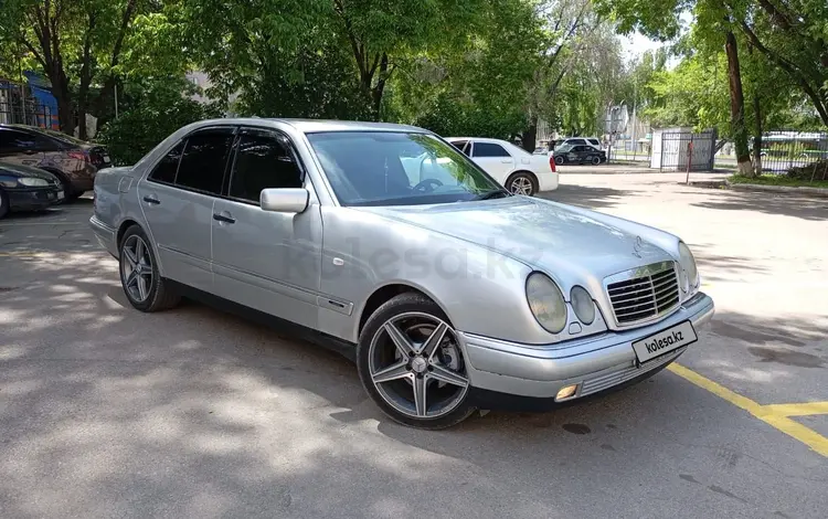 Mercedes-Benz E 320 1998 годаfor3 550 000 тг. в Алматы