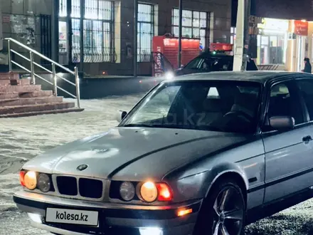 BMW 520 1995 года за 1 680 000 тг. в Алматы – фото 2