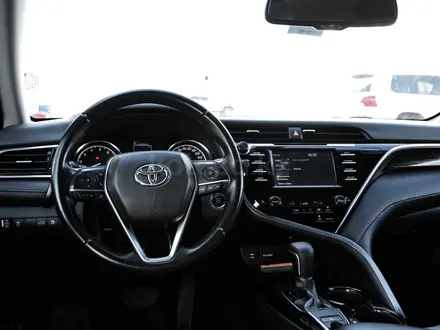 Toyota Camry 2018 года за 11 500 000 тг. в Актау – фото 8