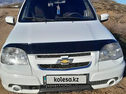 Chevrolet Niva 2013 года за 4 000 000 тг. в Алтай – фото 2