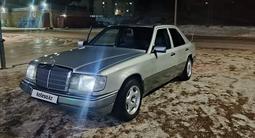 Mercedes-Benz E 220 1993 года за 1 300 000 тг. в Жезказган