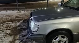 Mercedes-Benz E 220 1993 года за 1 300 000 тг. в Жезказган – фото 4