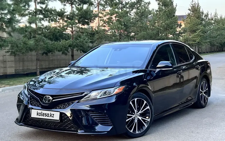 Toyota Camry 2020 года за 11 600 000 тг. в Алматы