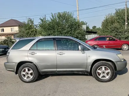 Toyota Harrier 1999 года за 3 500 000 тг. в Алматы – фото 2