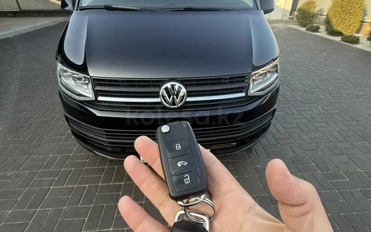 Volkswagen Multivan 2018 года за 23 999 000 тг. в Алматы