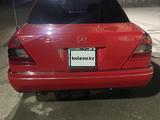 Mercedes-Benz C 200 1996 года за 2 500 000 тг. в Шымкент – фото 3