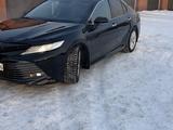 Toyota Camry 2018 года за 15 300 000 тг. в Усть-Каменогорск – фото 2