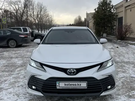 Toyota Camry 2022 года за 17 200 000 тг. в Алматы – фото 6