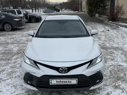 Toyota Camry 2022 года за 17 200 000 тг. в Алматы – фото 7